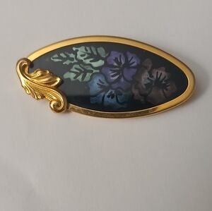 vintage gold-tone oval brooch